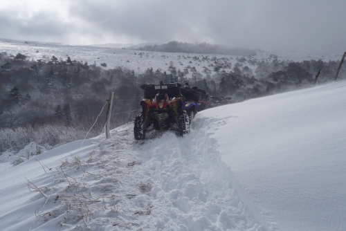 congère neige hiver Auvergne quad